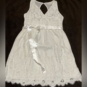 New Jessica Simpson White Lace Maternity Dress